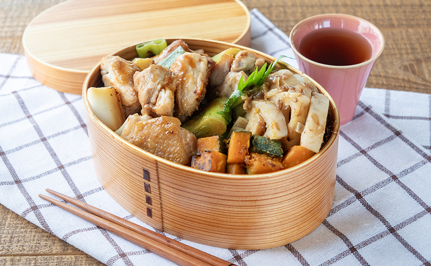 今週のお弁当：<span>嚙む力をつけよう！記憶力アップ</span>焼き鶏丼弁当