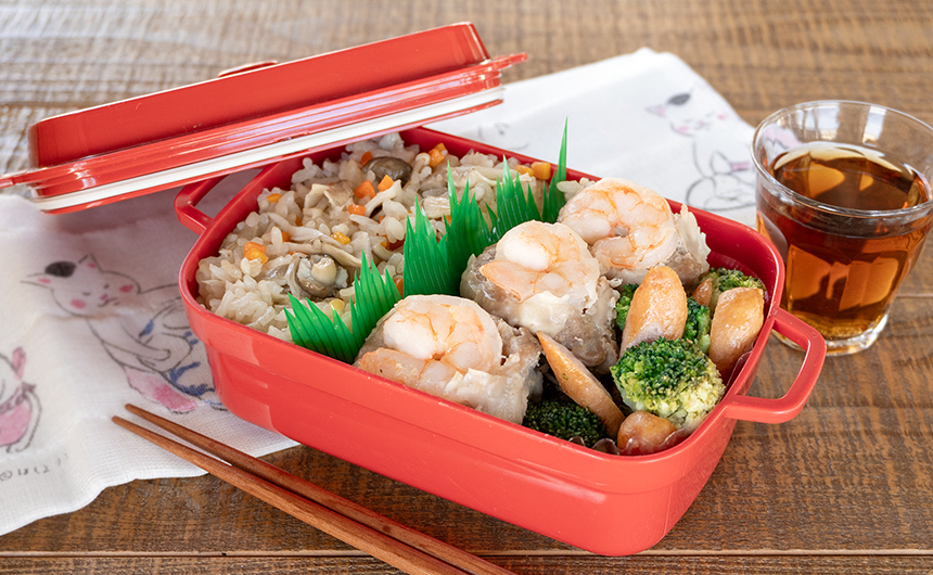 <span>お弁当まるごと炊飯器で</span>きのこの炊き込みごはん弁当